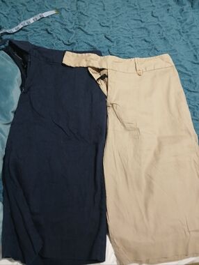 Two-Piece Knee Length Straight Shorts in Navy and Beige
